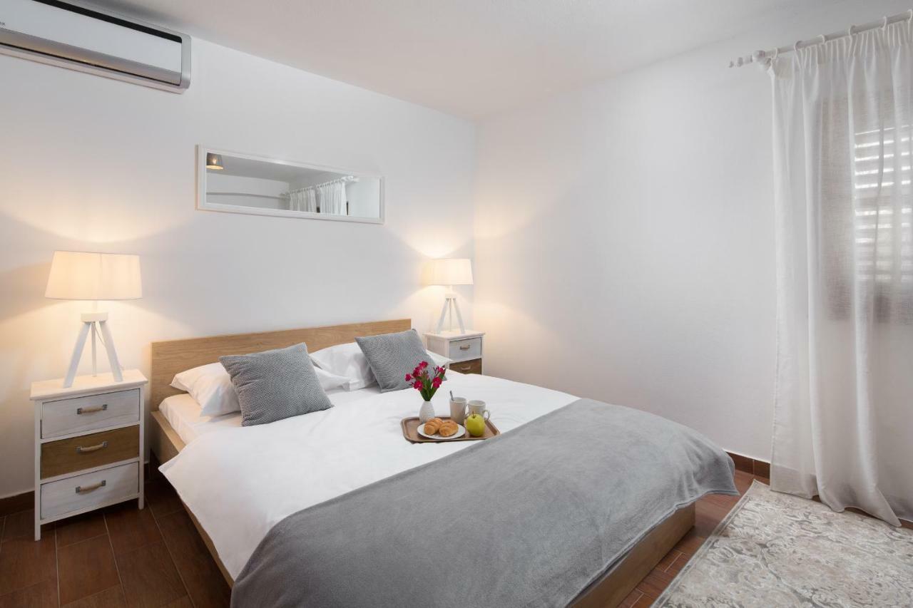 Apartments Bonaparte 波雷奇 外观 照片